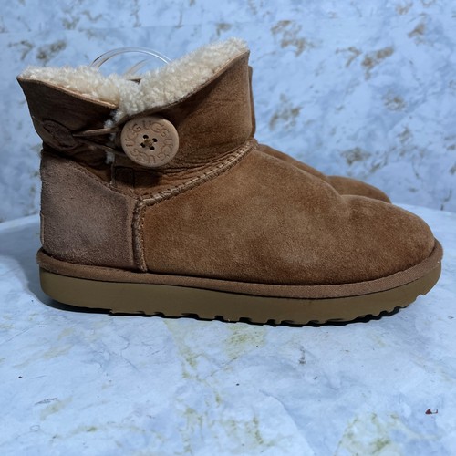 Ugg mini bailey button - mini,